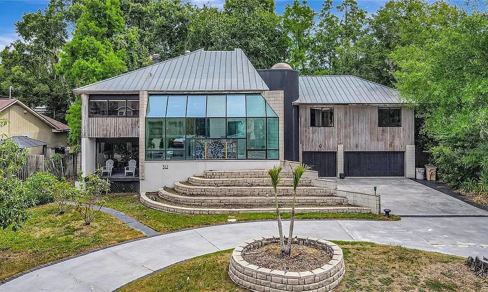 4BR Home in Tampa , FL