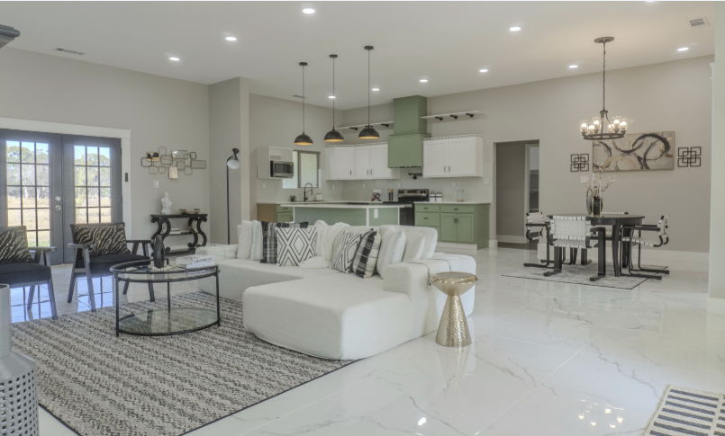 4BR Home in Lytle , TX photo 6