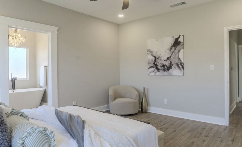 4BR Home in Lytle , TX photo 10