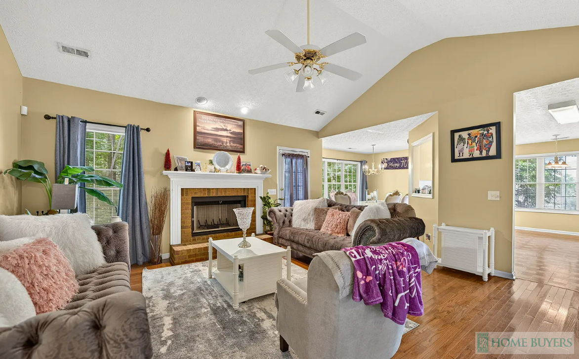 4BR Home in Newnan , GA photo 6