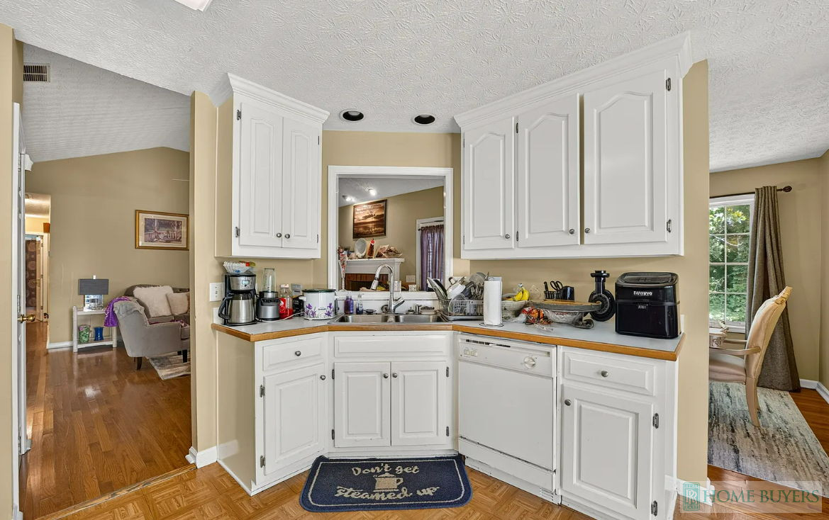4BR Home in Newnan , GA photo 9