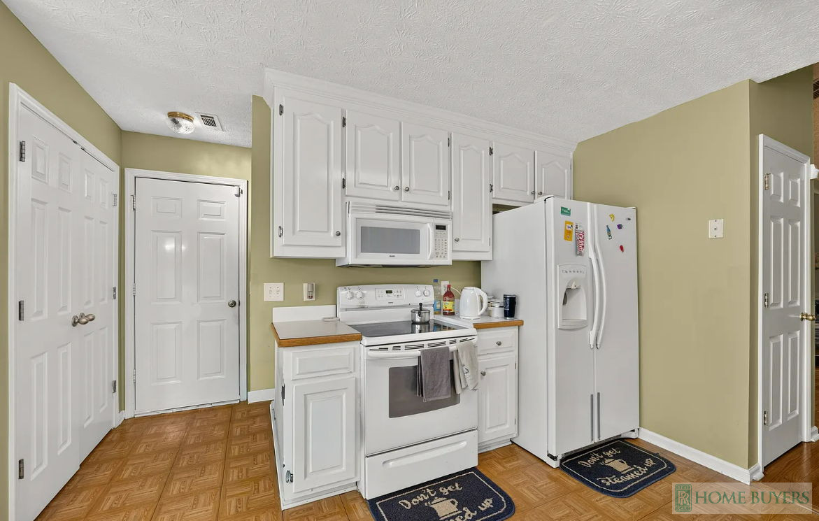 4BR Home in Newnan , GA photo 10