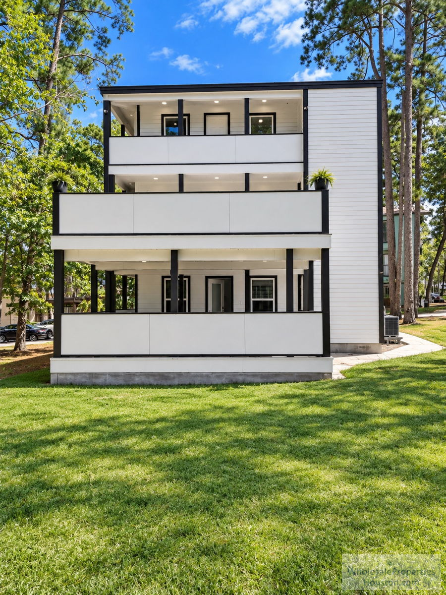 4BR/5BA Home in Montgomery, TX