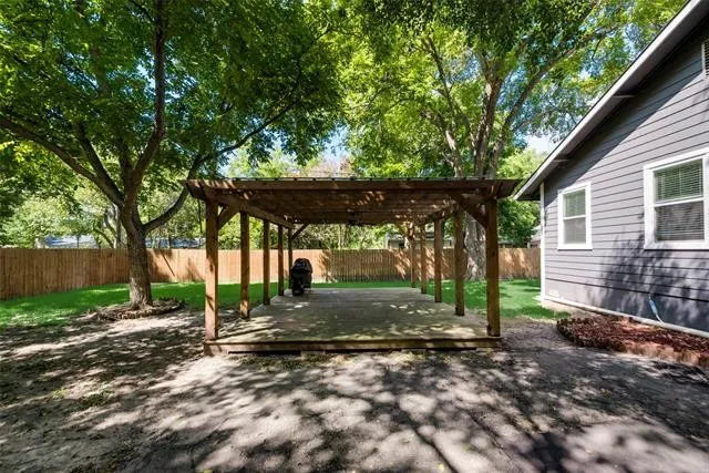 3BR Home in Kerens , TX photo 3