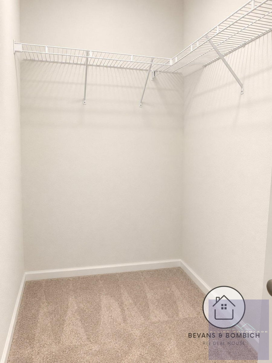 3BR Home in Zephyrhills , FL photo 2