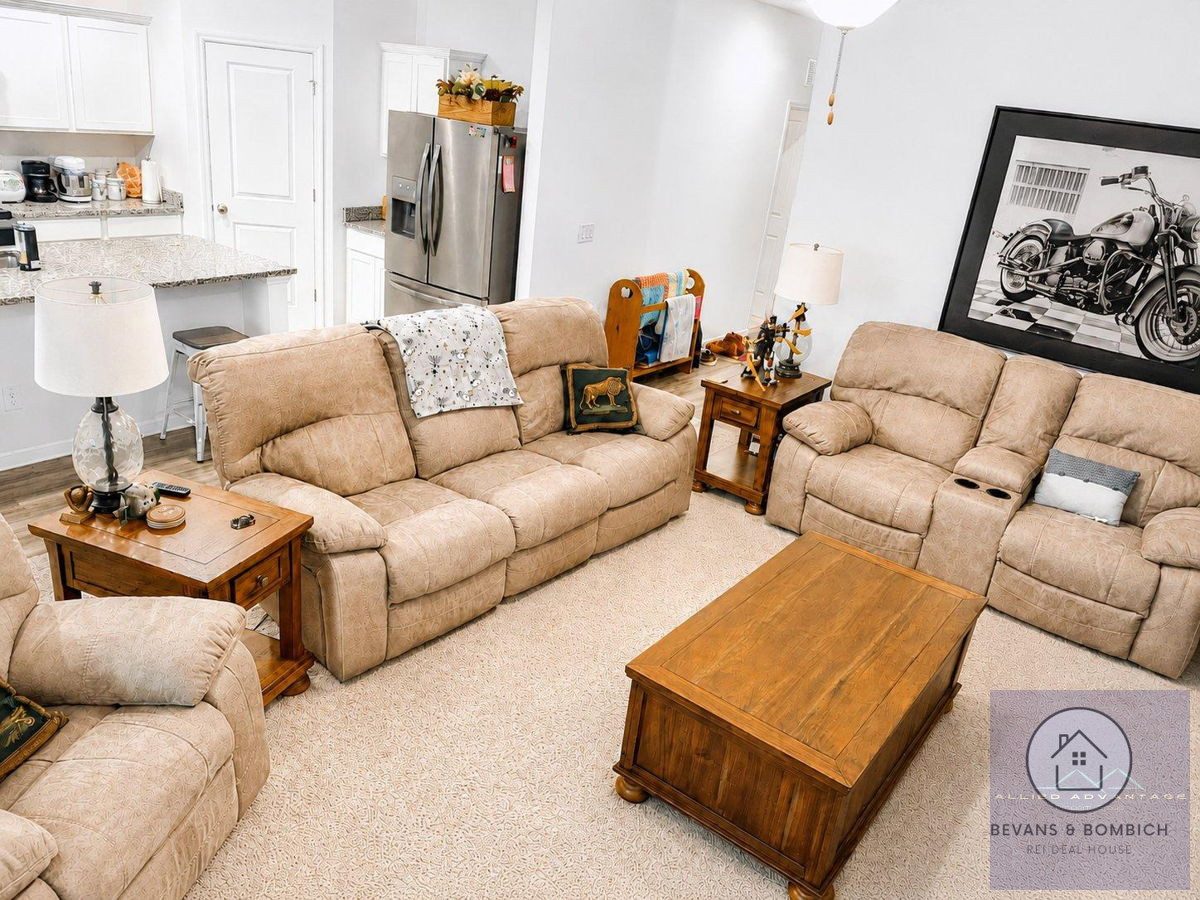 3BR Home in Zephyrhills , FL photo 5