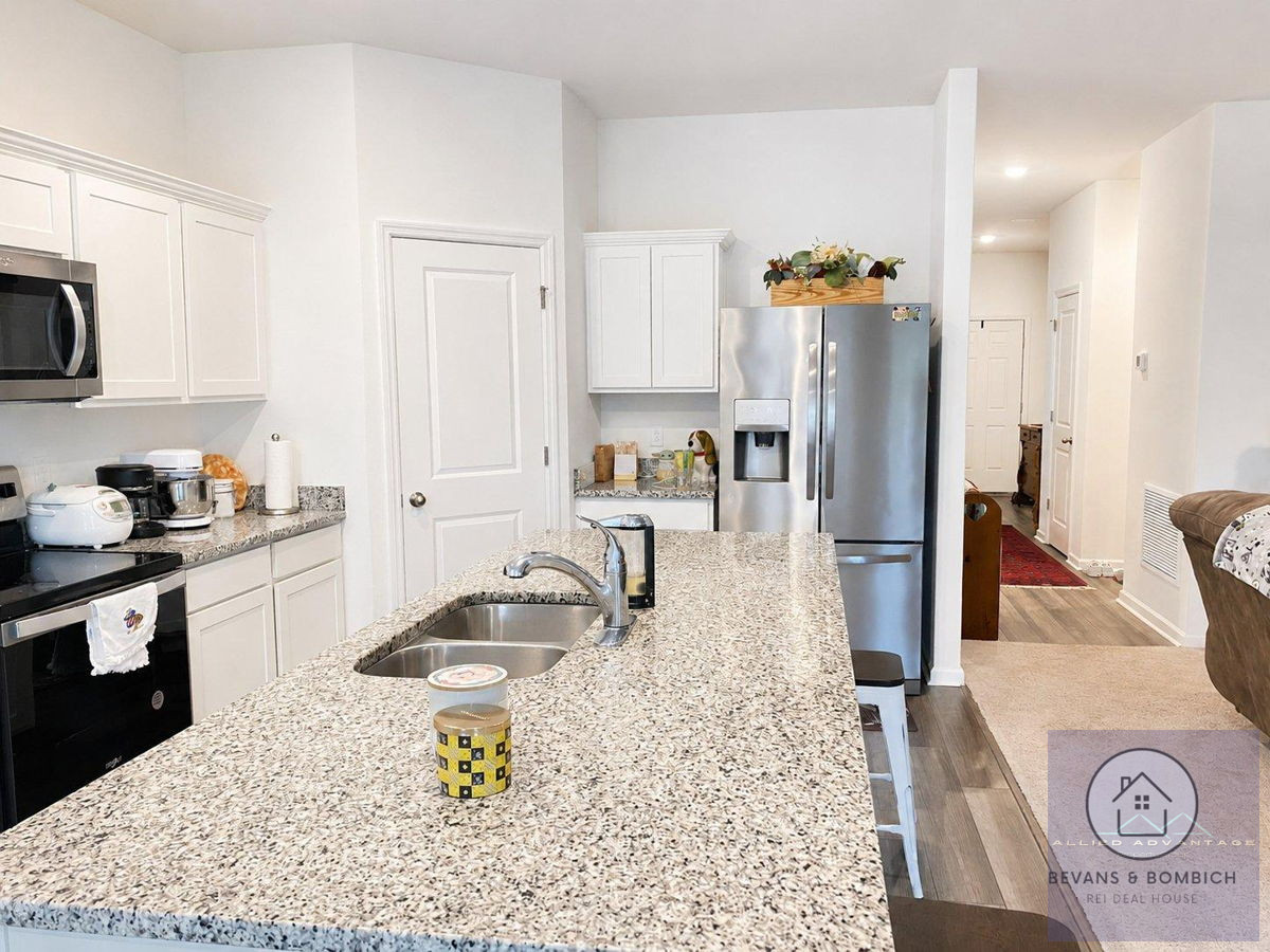 3BR Home in Zephyrhills , FL photo 9