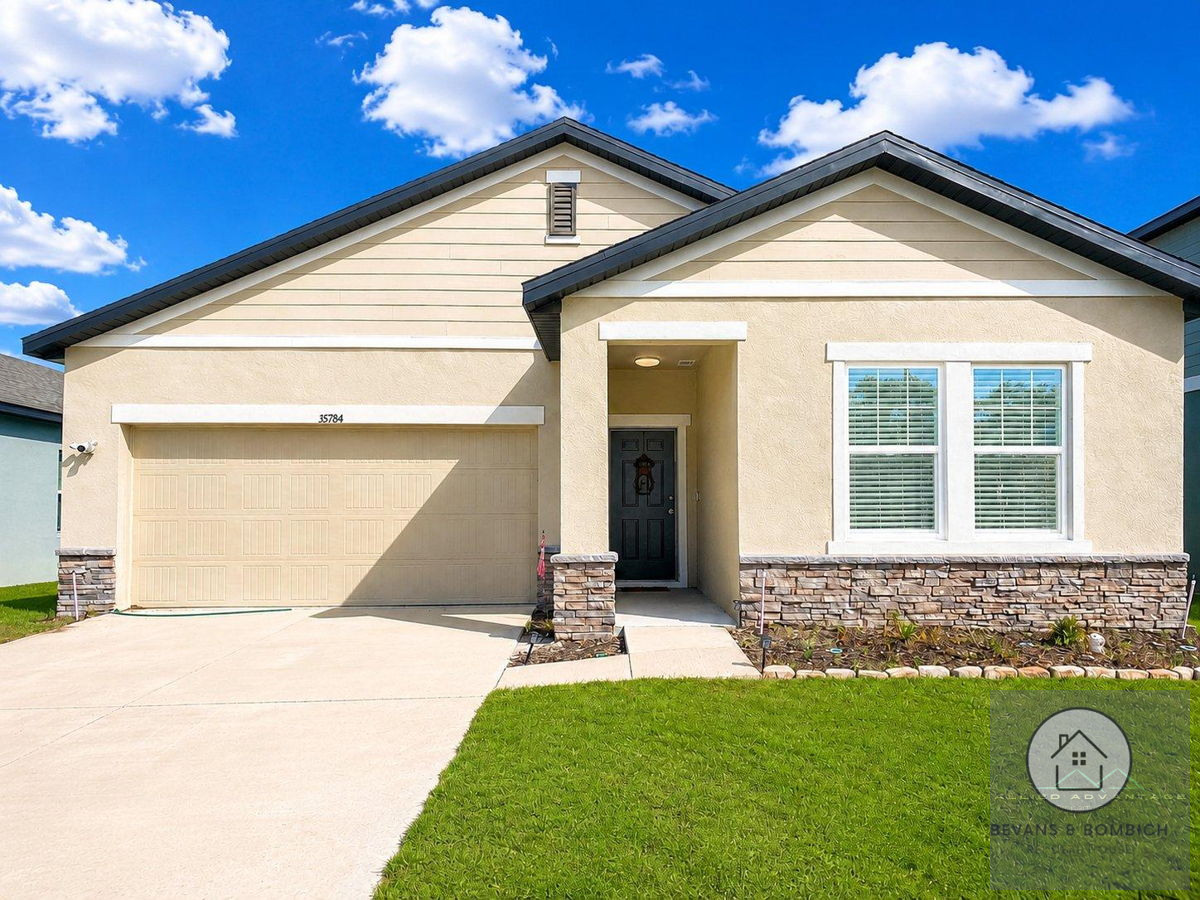 3BR Home in Zephyrhills , FL