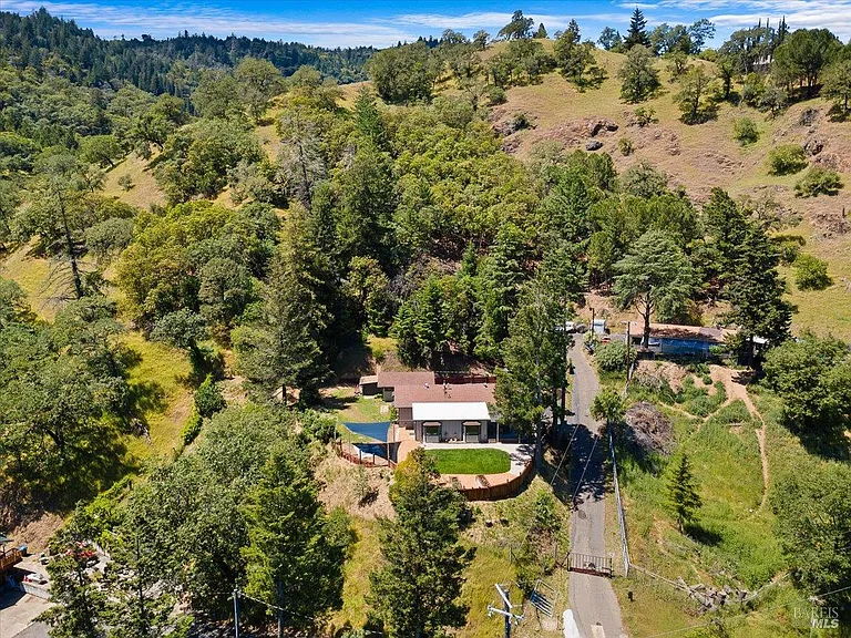 3BR/2BA Home in Ukiah, CA photo 4