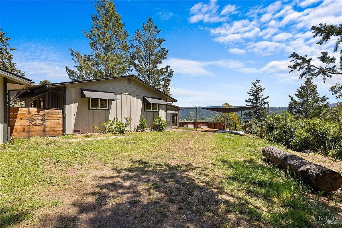 3BR/2BA Home in Ukiah, CA photo 8