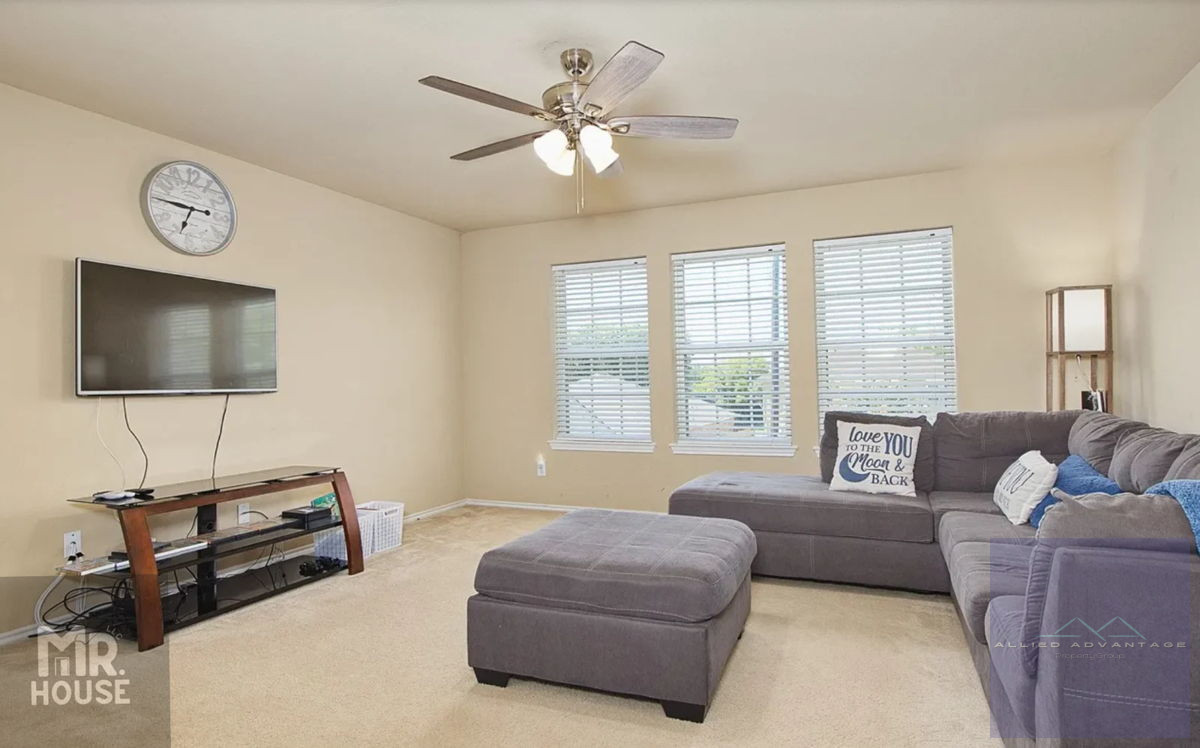 4BR/2.5BA Home in Cibolo, TX photo 6