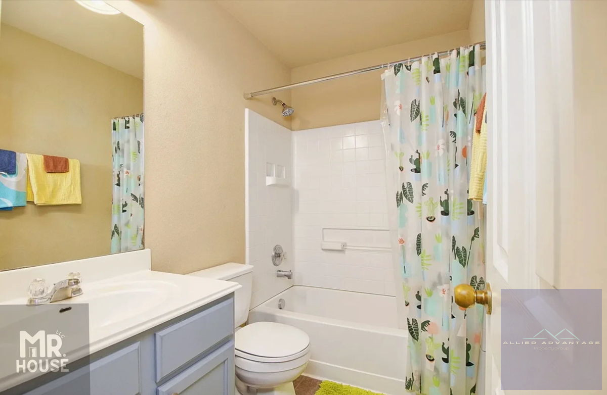 4BR/2.5BA Home in Cibolo, TX photo 10