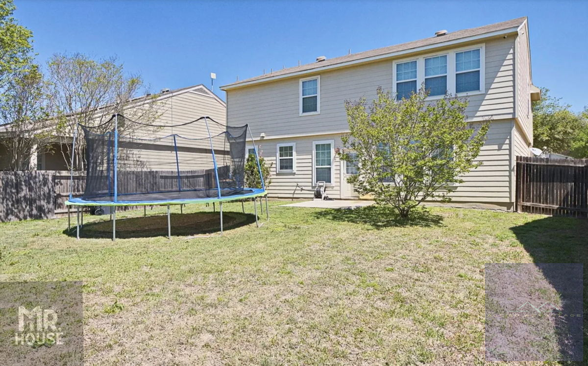 4BR/2.5BA Home in Cibolo, TX