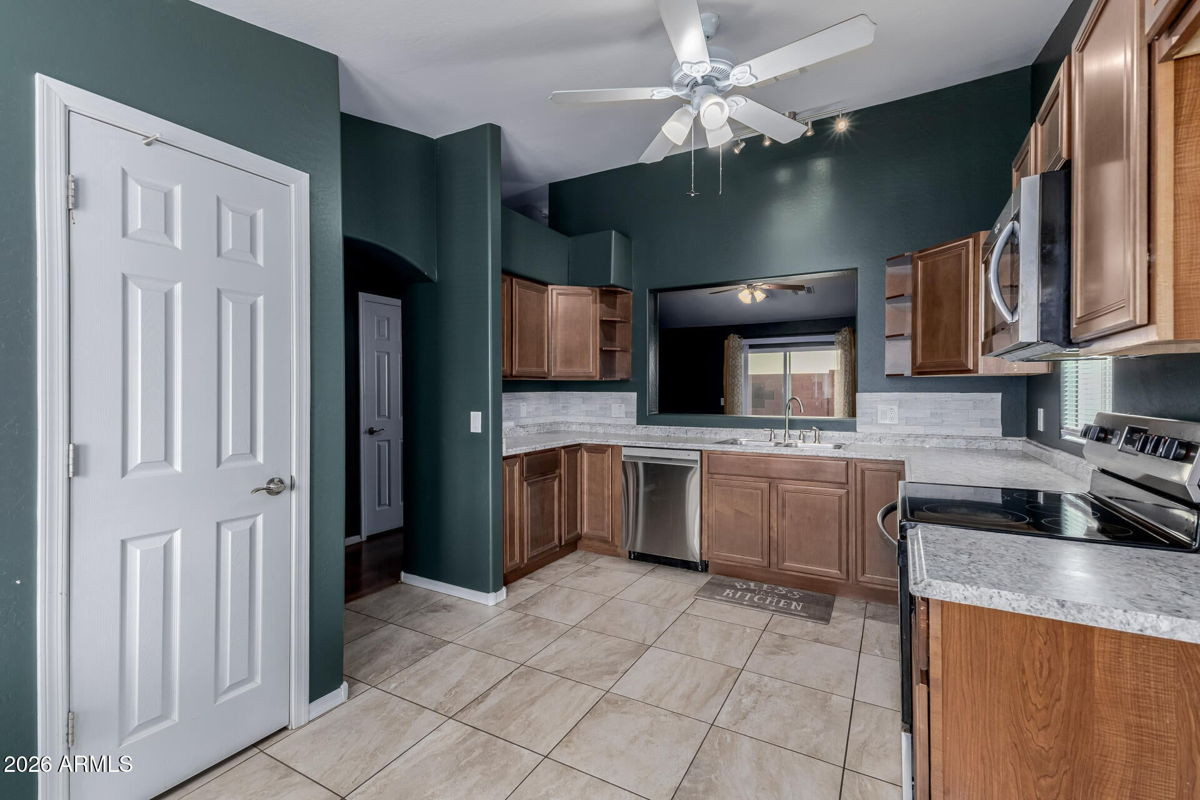 3BR/2BA Home in Phoenix, AZ photo 6