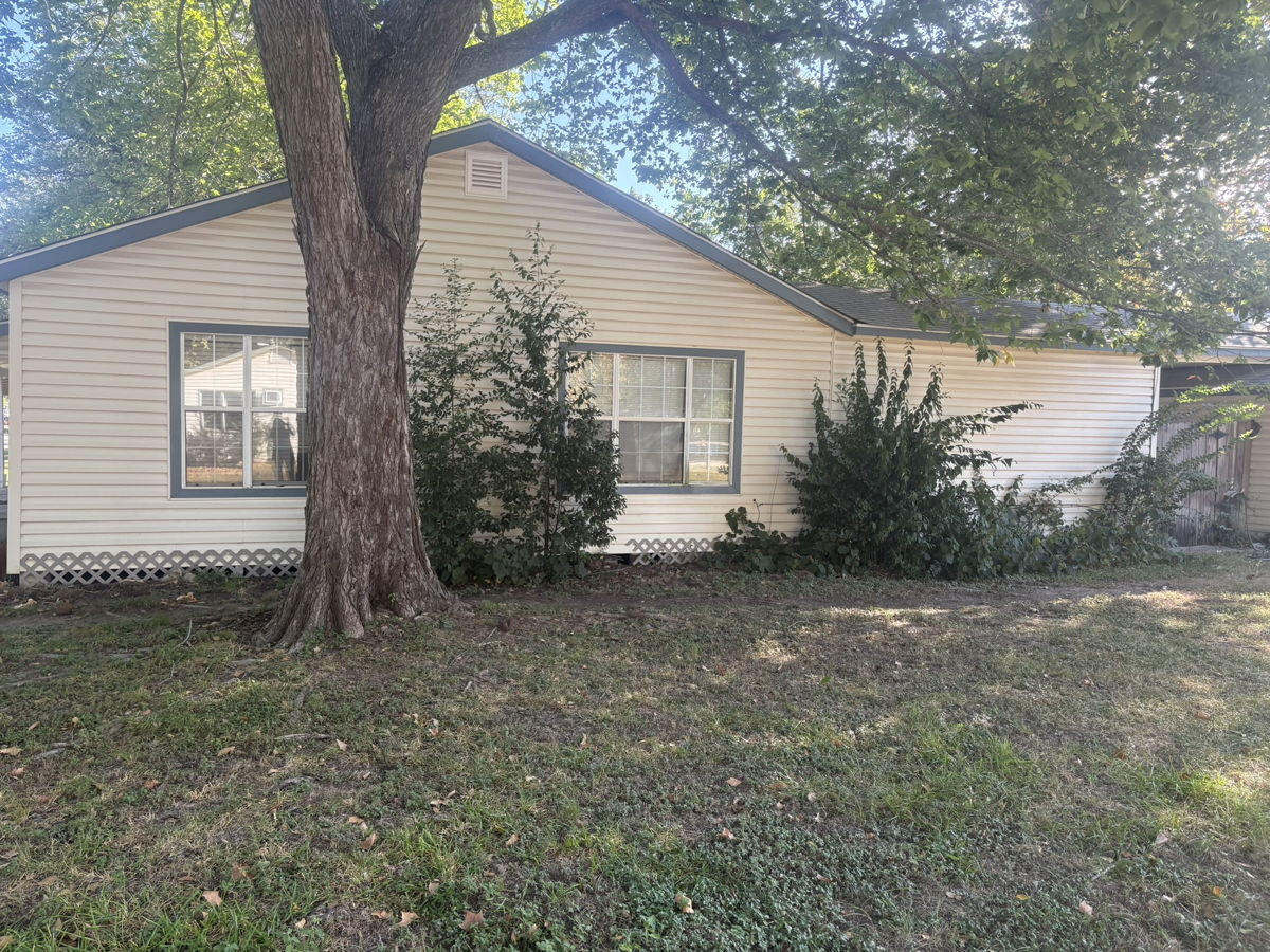 3BR/2BA Home in Smithville, TX photo 2
