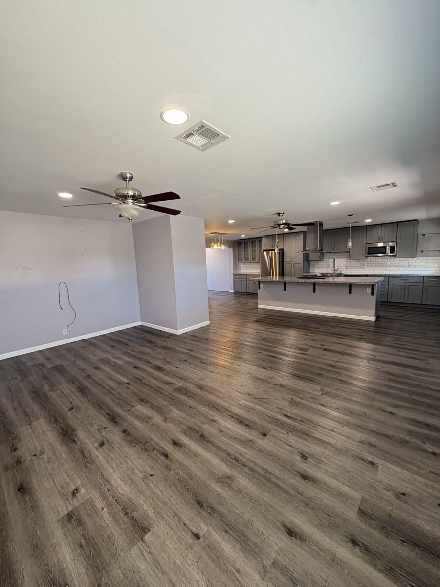 3BR Home in Phoenix , AZ photo 3