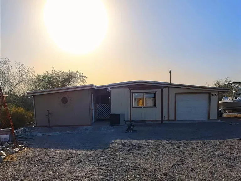 2BR Home in Yuma , AZ