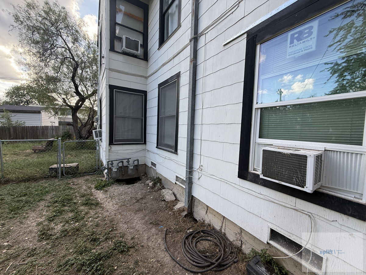 4BR Home in San Antonio , TX photo 3