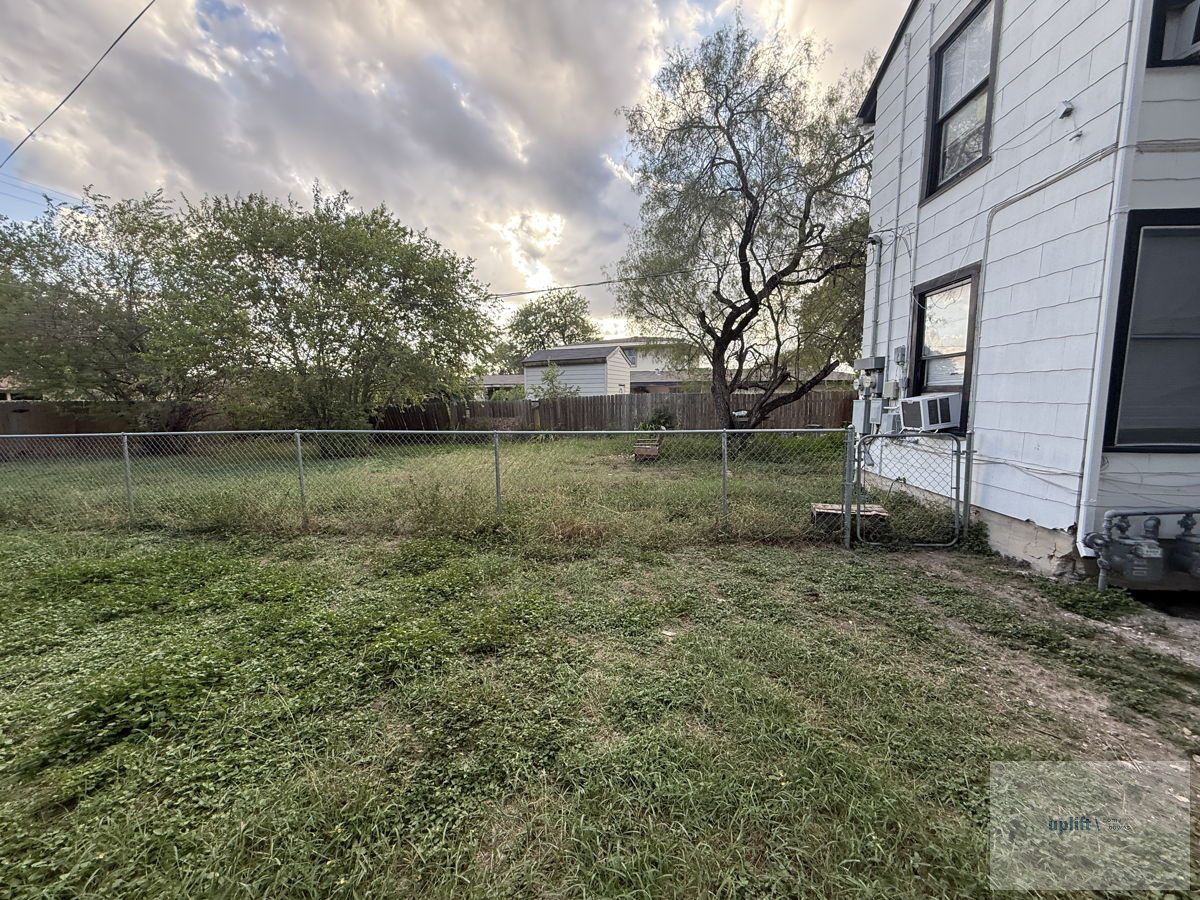 4BR Home in San Antonio , TX photo 6