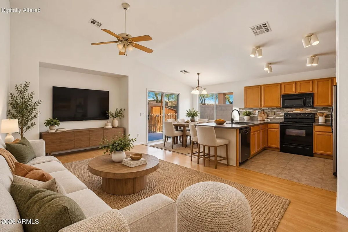 3BR Home in Mesa , AZ photo 4