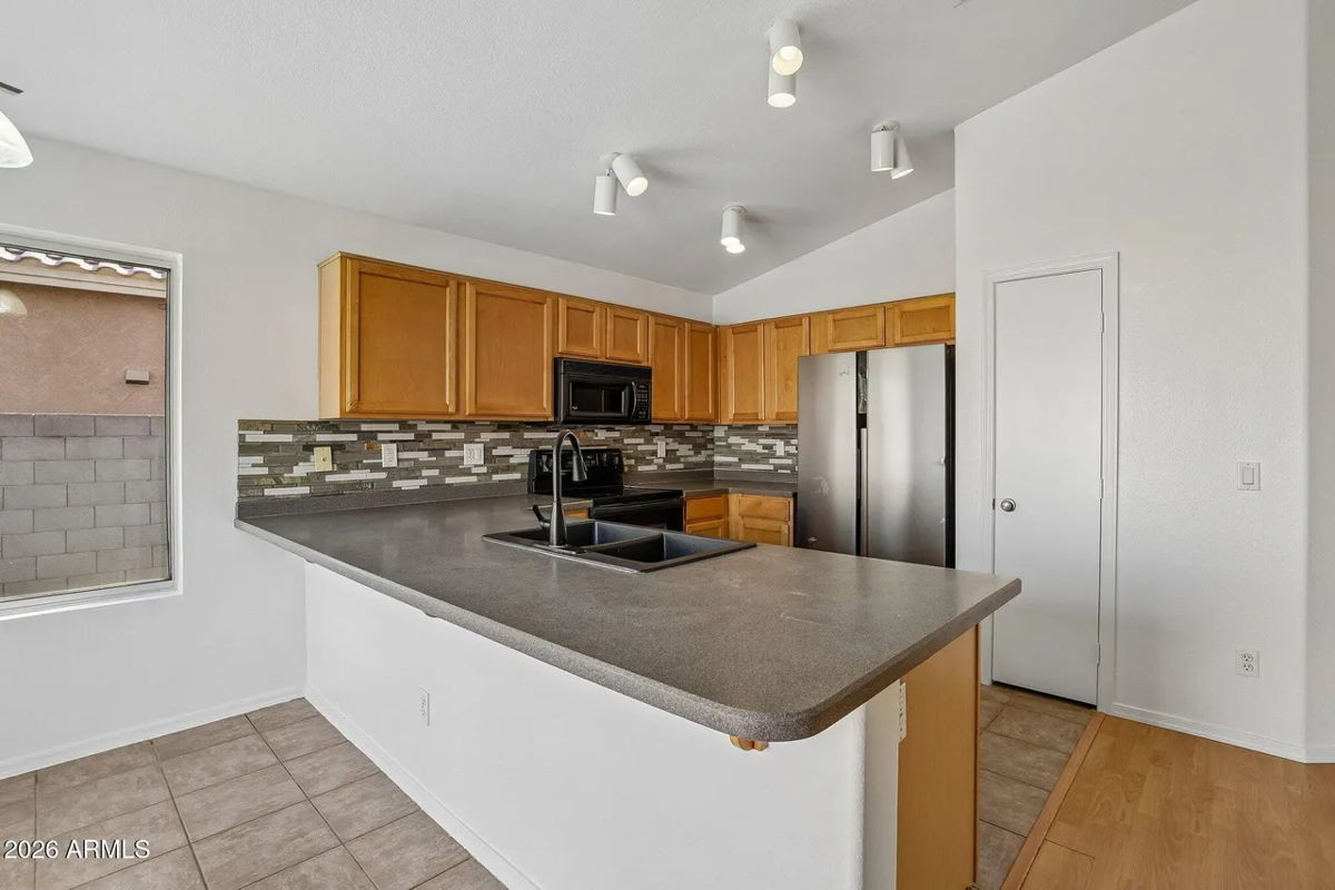 3BR Home in Mesa , AZ photo 9