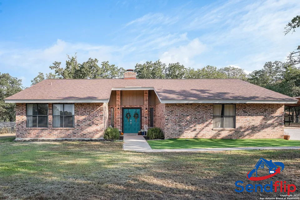 3BR Home in Floresville , TX