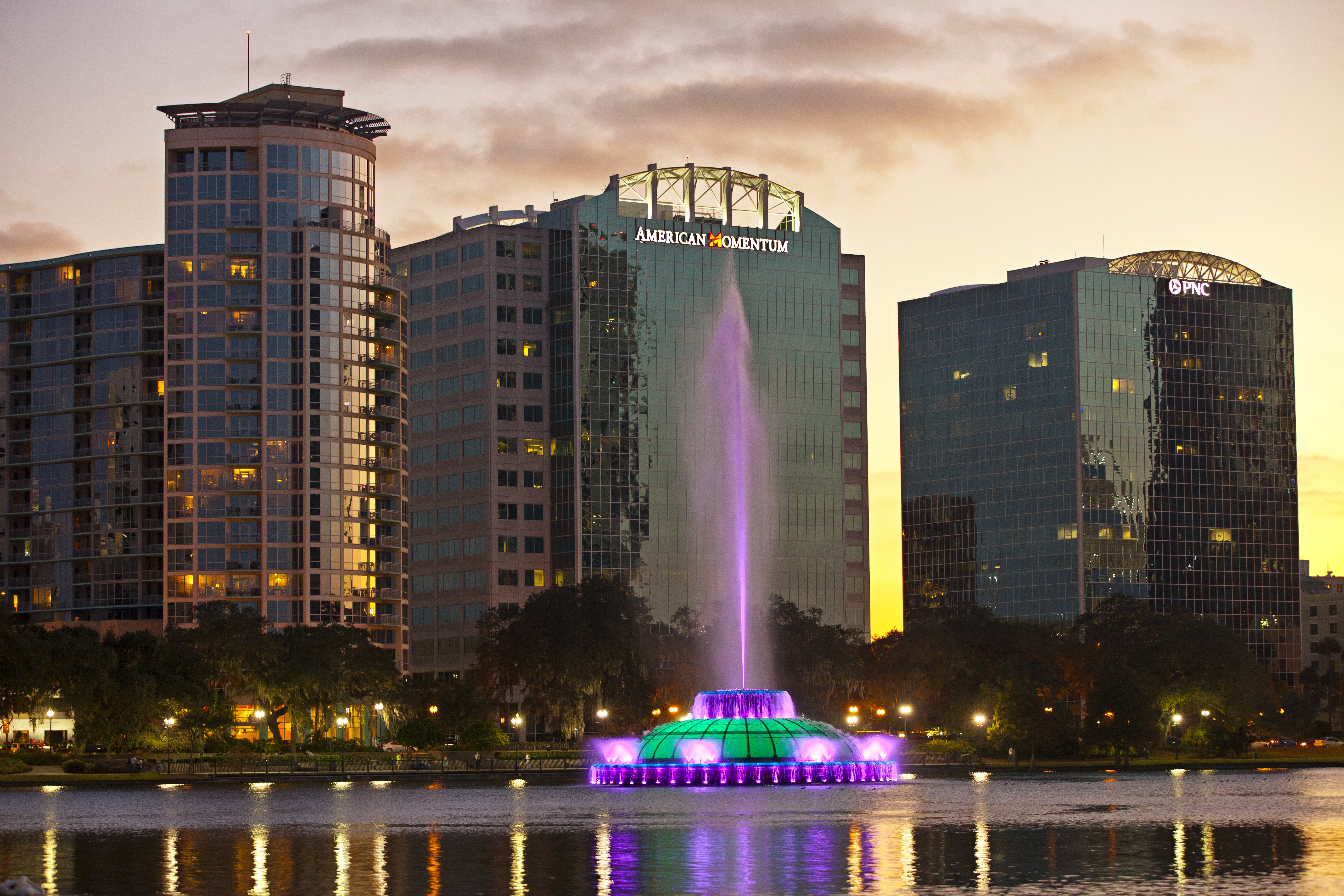 Orlando waterfront fountain