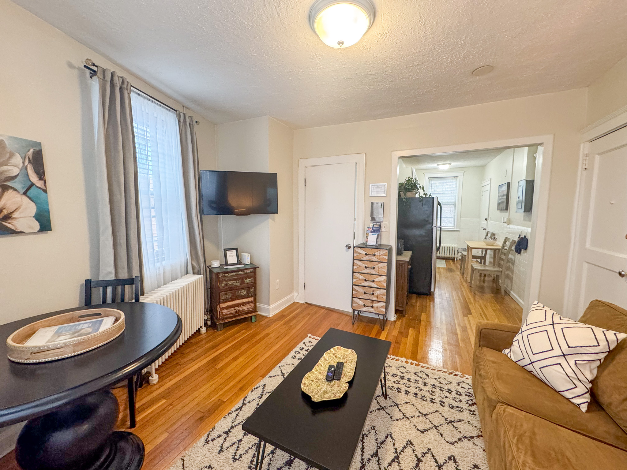 Newly Renovated, Furnished 1Bed in Longwood Medical Area Apartments