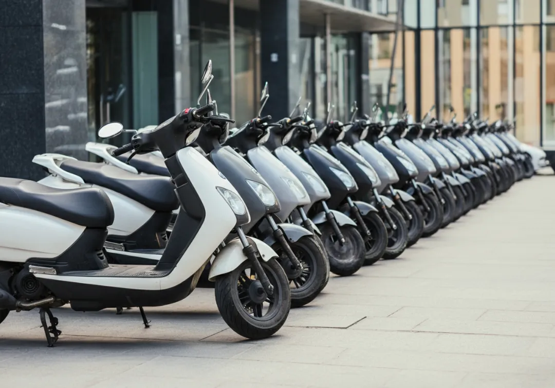 Modern scooter fleet management using GPS tracking technology