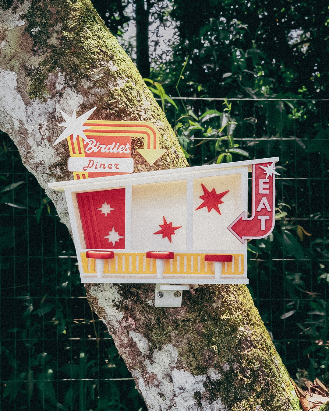 Birdie's Diner Bird Feeder