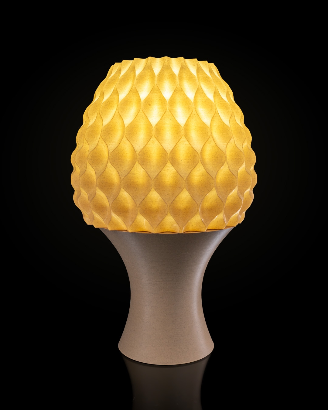 Reversed Diamond Table Lamp