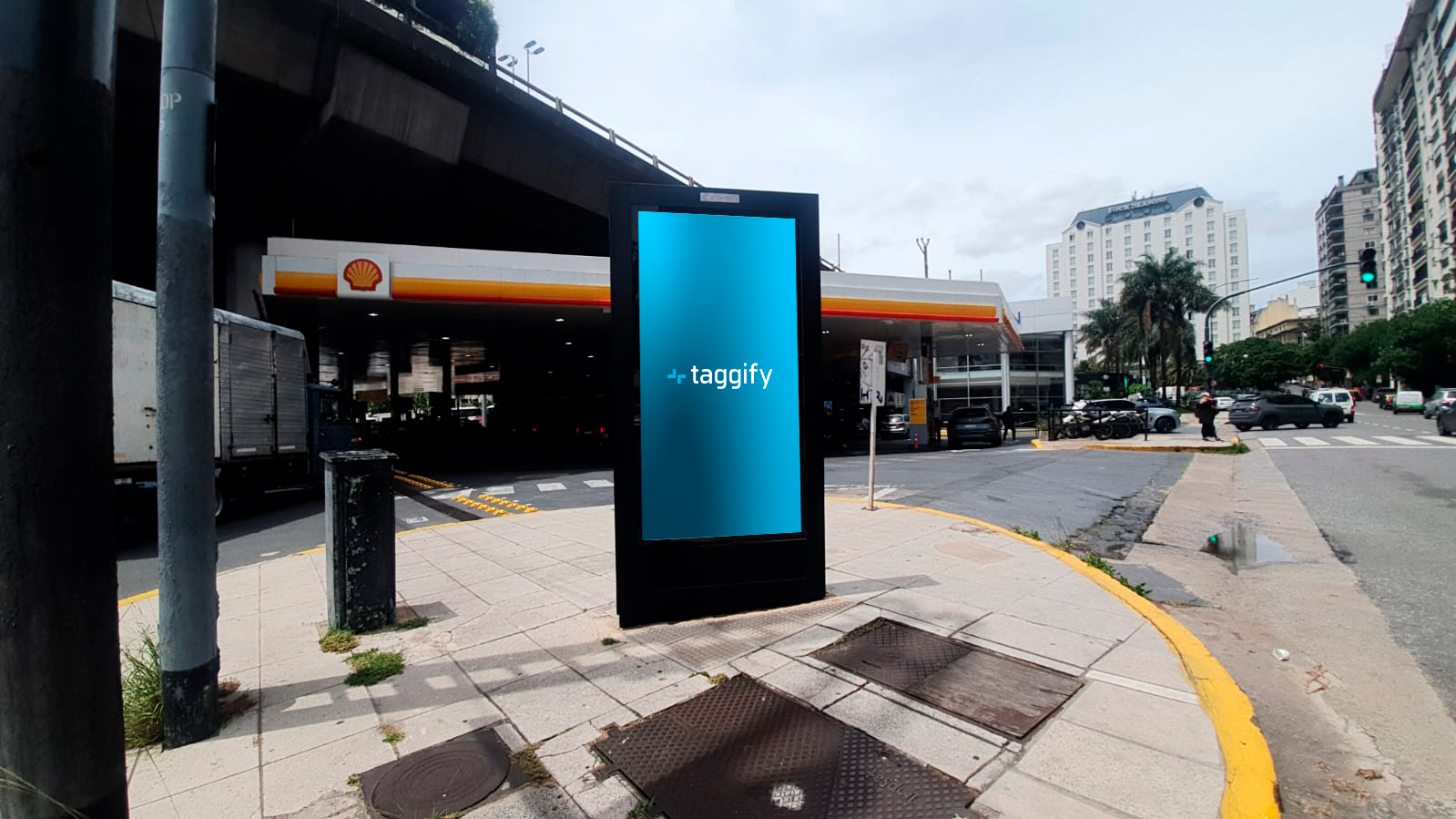 AR - CABA - Retiro - Av. del Libertador y Cerrito - Comuna 1