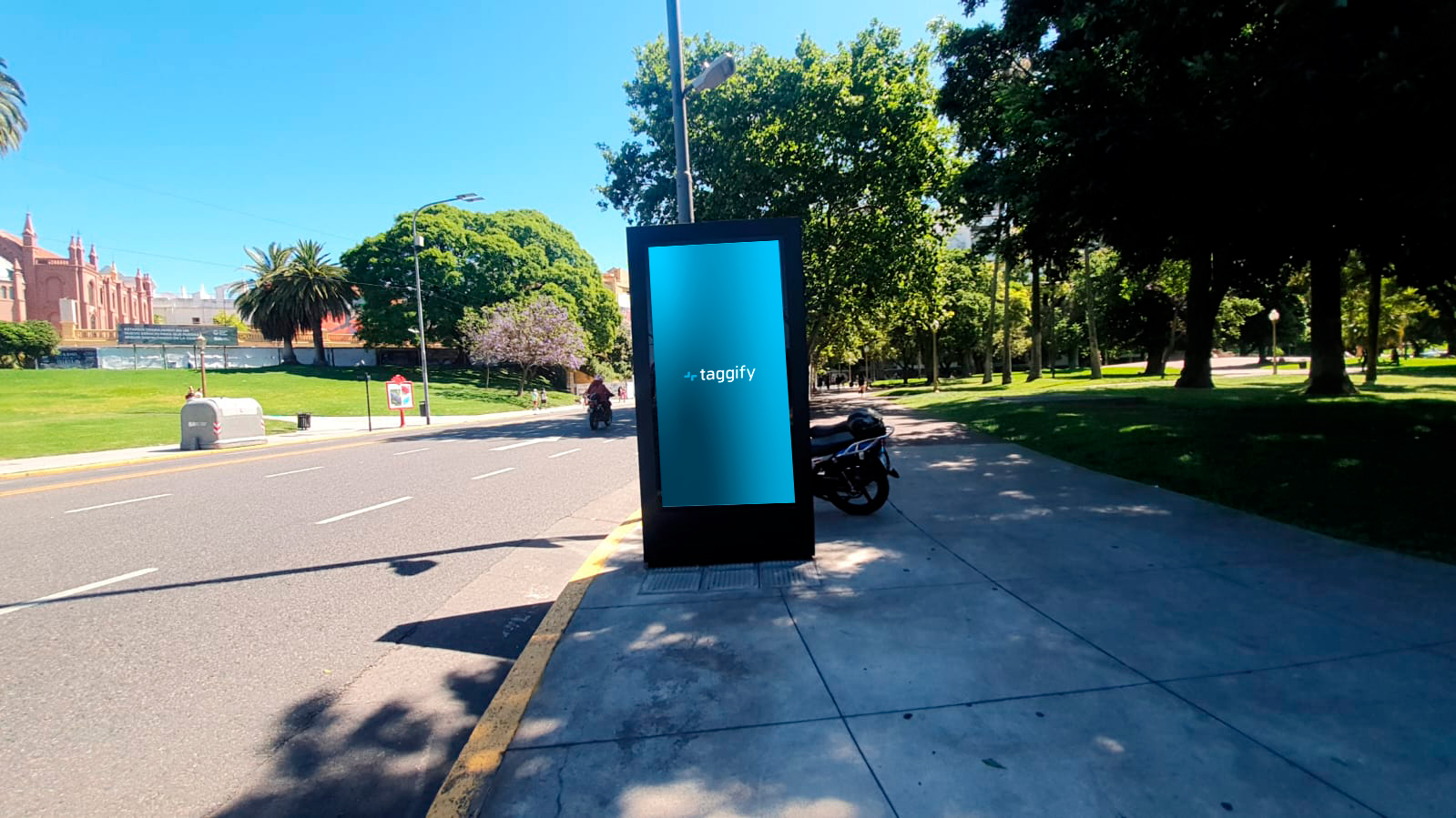 AR - CABA - Recoleta - Av. del Libertador y Pueyrredón - Comuna 2