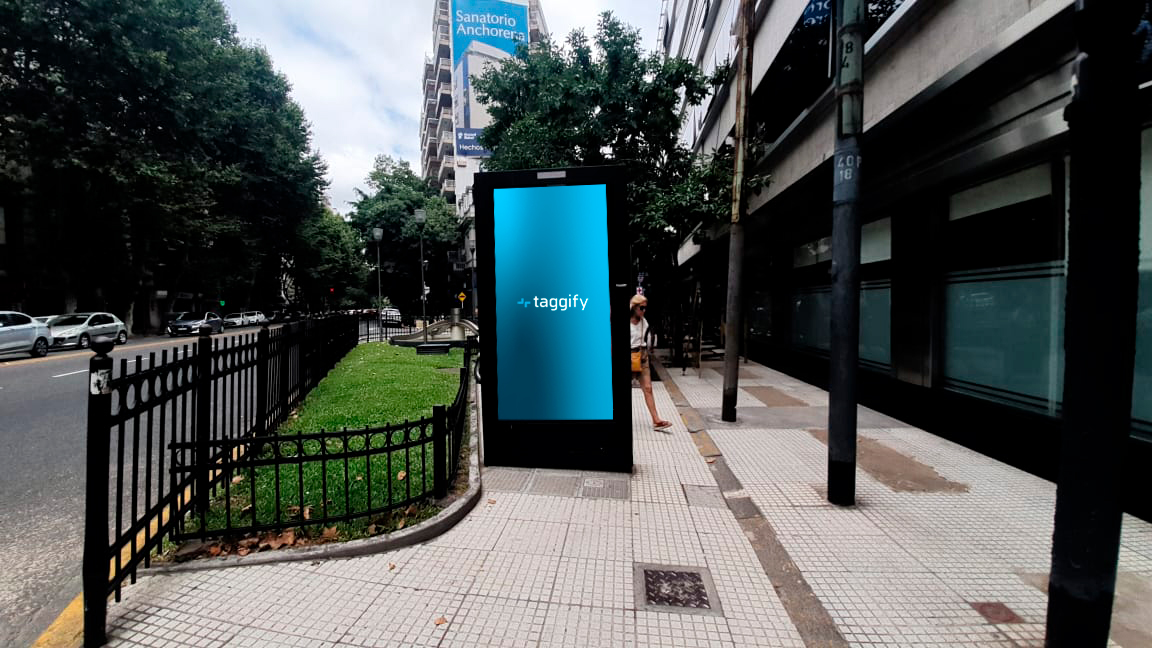 AR - CABA - Recoleta - Av. Pueyrredón y Peña - Comuna 2