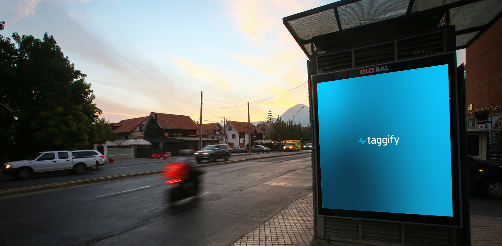 CL - Santiago - Vitacura - Kennedy 1041 y Av. Tabancura - Vitacura