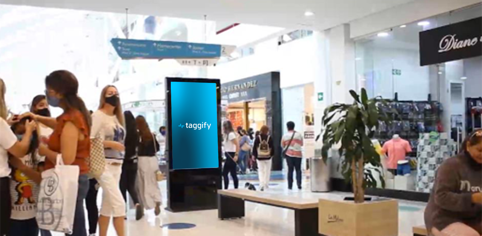 CO - Medellin - Centro Comercial - Los Molinos - Piso 1 Entrada Éxito, Bello