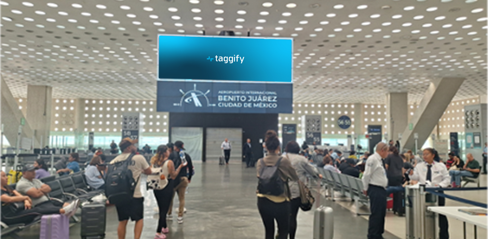 MX - CDMX - Gran Videowall Sala De Ultima Espera Internacional/ Sala 59 2215051 - Mexico City