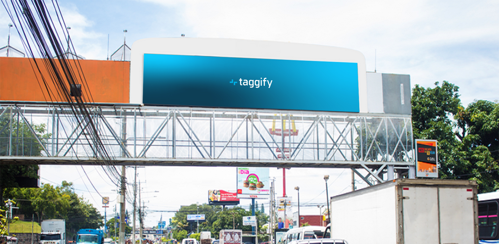 SV - San Salvador - Blvd Los Proceres - Frente a Torre Cuscatlan - Distrito Municipal 4