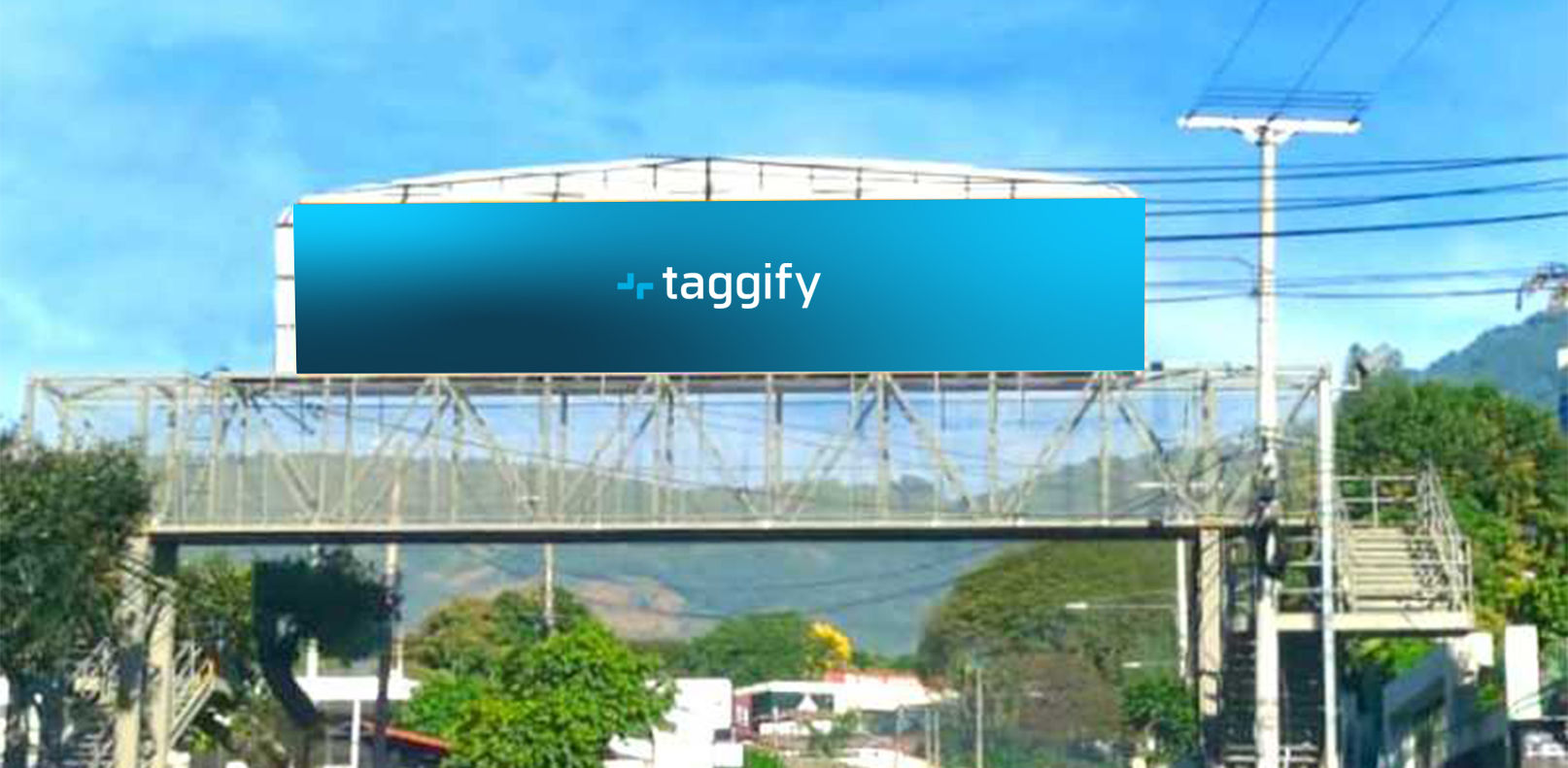 SV - San Salvador - Boulevard Constitucion - Frente a Mc Donal - Distrito Municipal 2