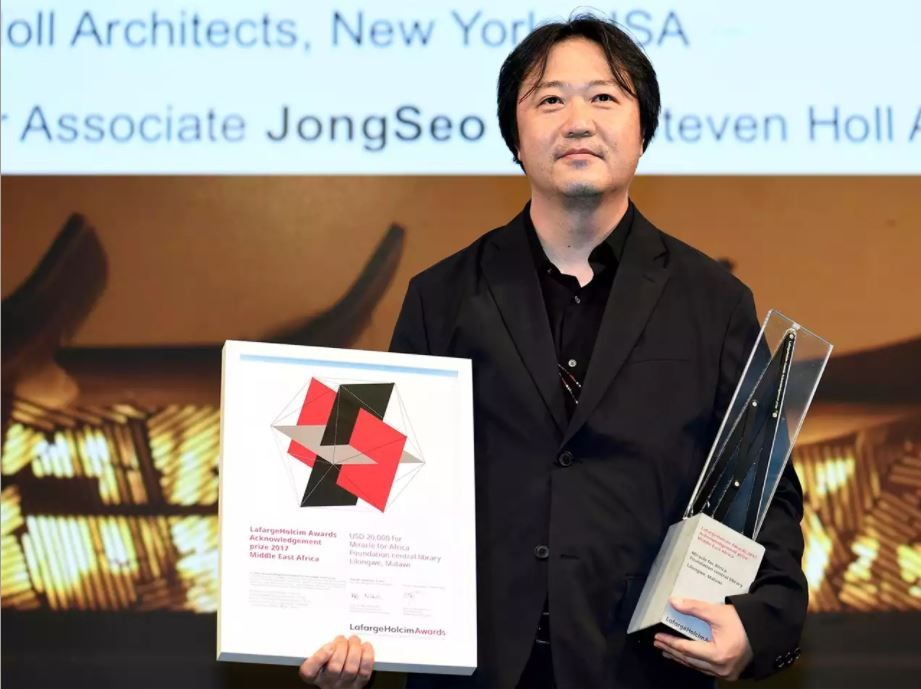 https://s3.us-east-2.amazonaws.com/steven-holl/uploads/press/44d23fff09f52c1b56ddad88113cb2c8.jpg https://s3.us-east-2.amazonaws.com/steven-holl/uploads/press/44d23fff09f52c1b56ddad88113cb2c8.jpg