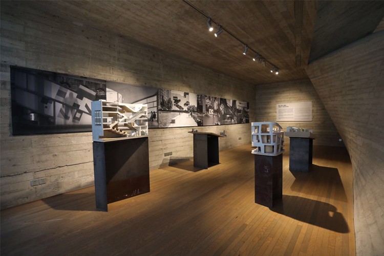 https://s3.us-east-2.amazonaws.com/steven-holl/uploads/press/9fcb2081f0afda7eb3f56a504ee99007.jpg https://s3.us-east-2.amazonaws.com/steven-holl/uploads/press/9fcb2081f0afda7eb3f56a504ee99007.jpg