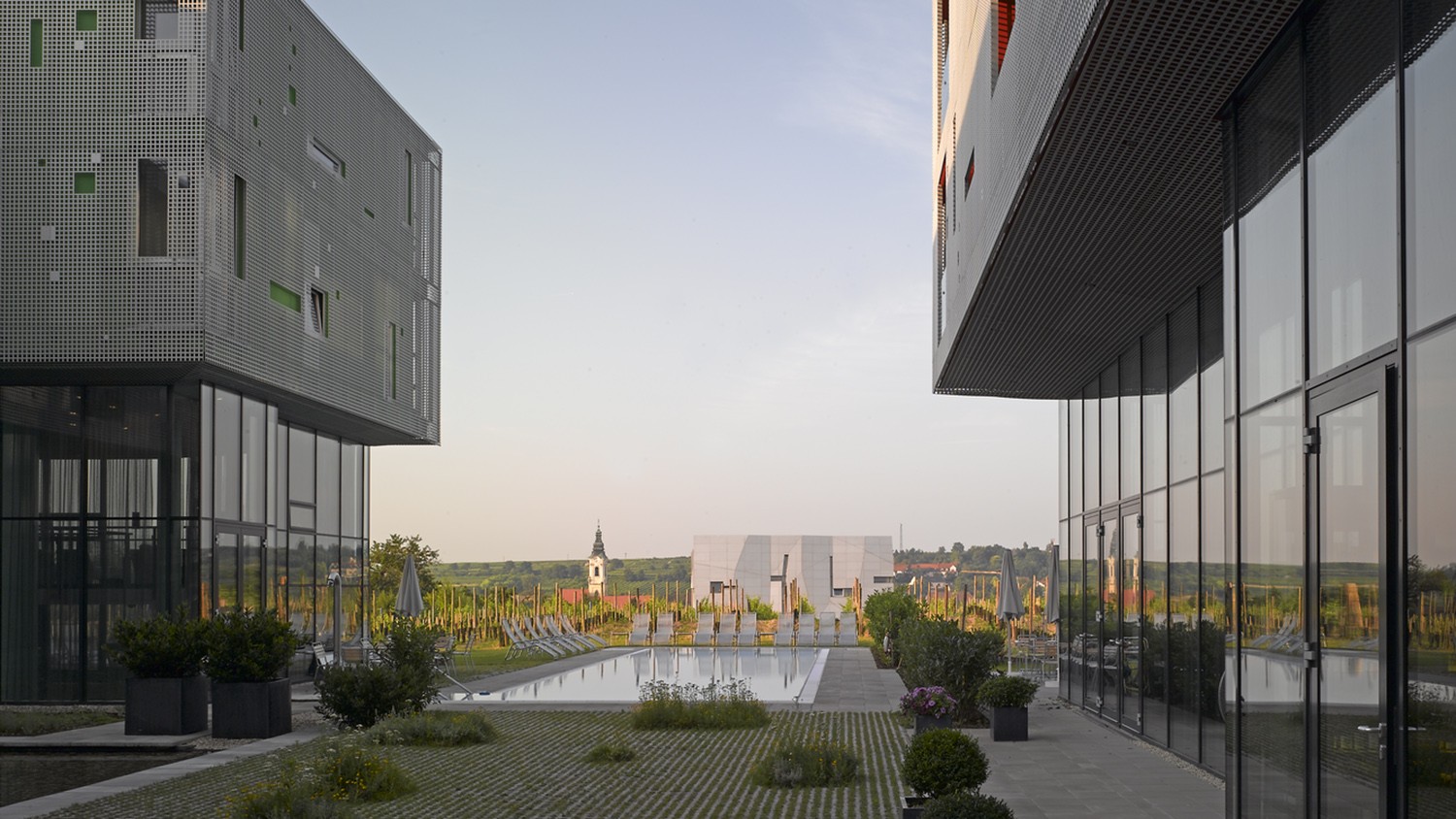 https://s3.us-east-2.amazonaws.com/steven-holl/uploads/projects/project-images/ChristianRichters_Loisium_cr3733604_WH.jpg https://s3.us-east-2.amazonaws.com/steven-holl/uploads/projects/project-images/ChristianRichters_Loisium_cr3733604_WH.jpg