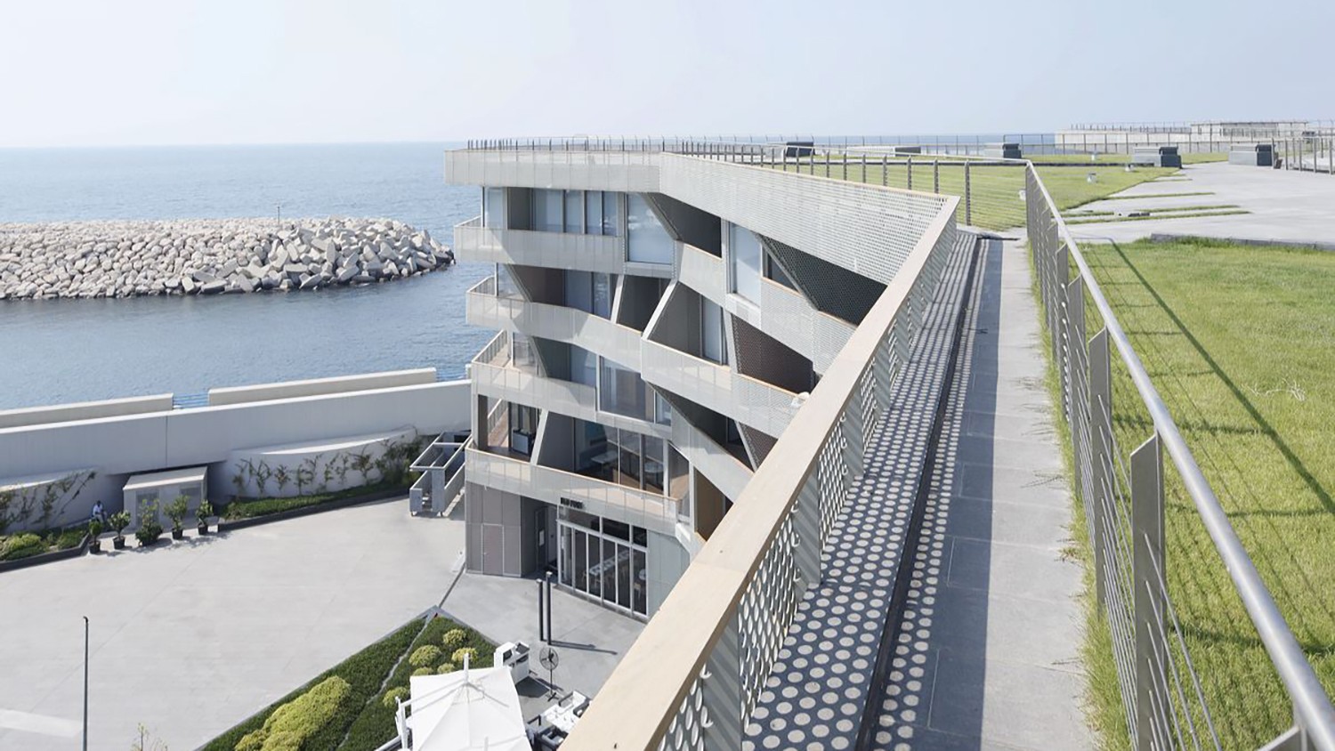 https://s3.us-east-2.amazonaws.com/steven-holl/uploads/projects/project-images/IwanBaan_Beirut_marina_bay_14-08_sha_4149_WH.jpg https://s3.us-east-2.amazonaws.com/steven-holl/uploads/projects/project-images/IwanBaan_Beirut_marina_bay_14-08_sha_4149_WH.jpg