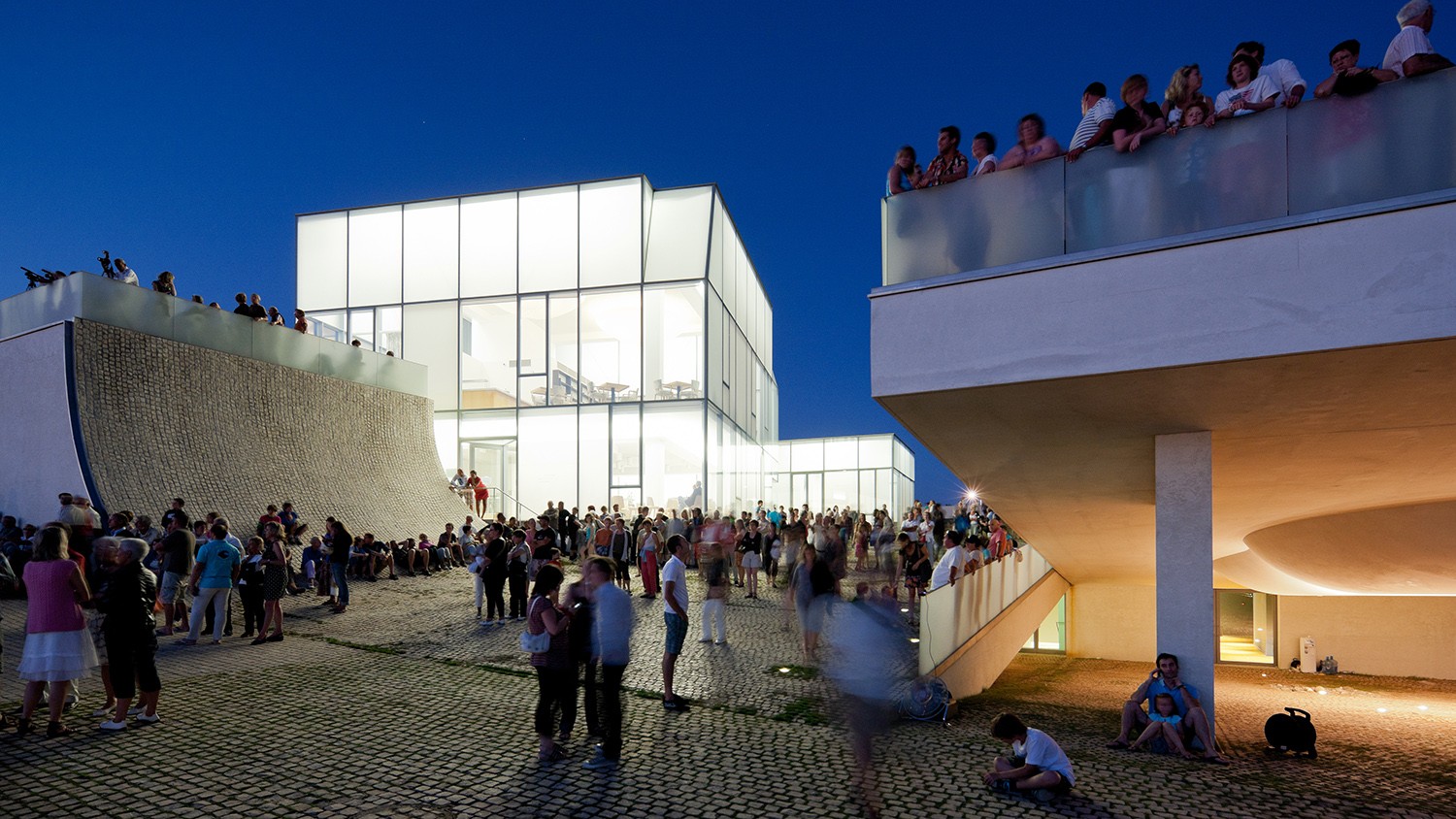https://s3.us-east-2.amazonaws.com/steven-holl/uploads/projects/project-images/IwanBaan_Biarritz_BiarritzSHA11-067990_WH.jpg https://s3.us-east-2.amazonaws.com/steven-holl/uploads/projects/project-images/IwanBaan_Biarritz_BiarritzSHA11-067990_WH.jpg