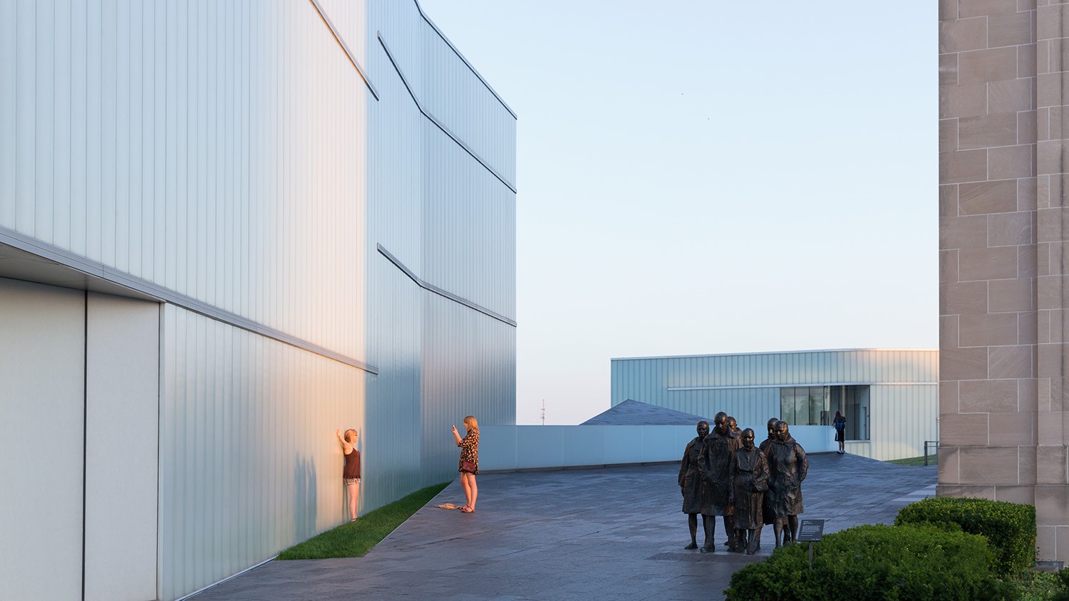 https://s3.us-east-2.amazonaws.com/steven-holl/uploads/projects/project-images/IwanBaan_NAMA_SHA1586_WH.jpg https://s3.us-east-2.amazonaws.com/steven-holl/uploads/projects/project-images/IwanBaan_NAMA_SHA1586_WH.jpg