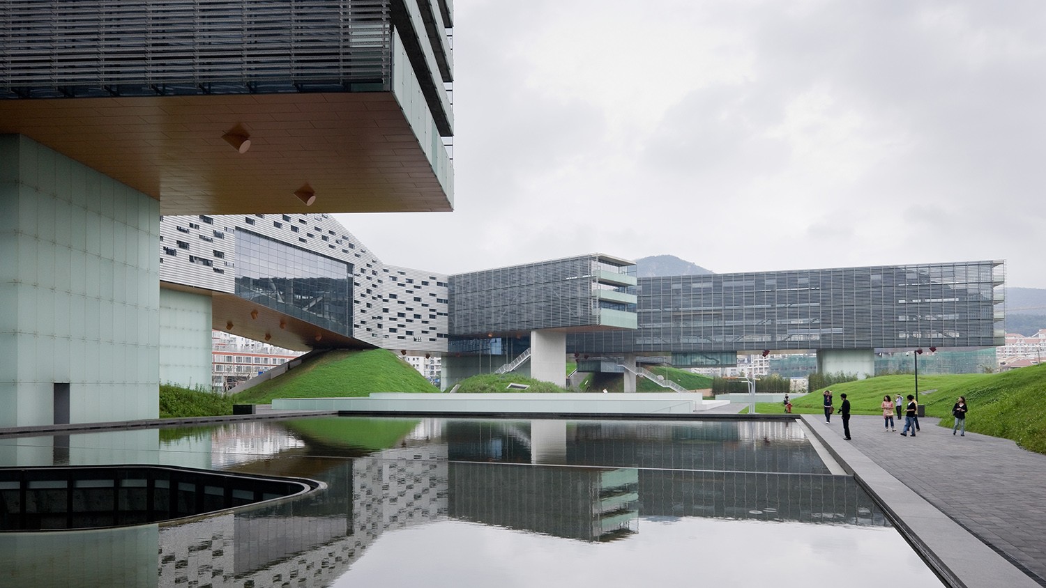 https://s3.us-east-2.amazonaws.com/steven-holl/uploads/projects/project-images/IwanBaan_Vanke_10-03 7162_WH.jpg https://s3.us-east-2.amazonaws.com/steven-holl/uploads/projects/project-images/IwanBaan_Vanke_10-03 7162_WH.jpg