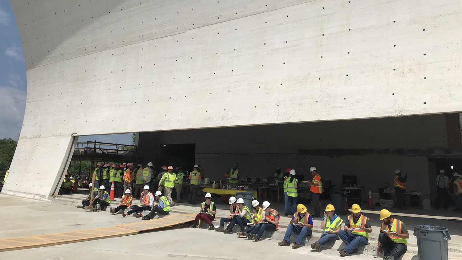 https://s3.us-east-2.amazonaws.com/steven-holl/uploads/projects/project-images/KCPA_JFK_180511_Lane_toppingout_WH.jpg https://s3.us-east-2.amazonaws.com/steven-holl/uploads/projects/project-images/KCPA_JFK_180511_Lane_toppingout_WH.jpg