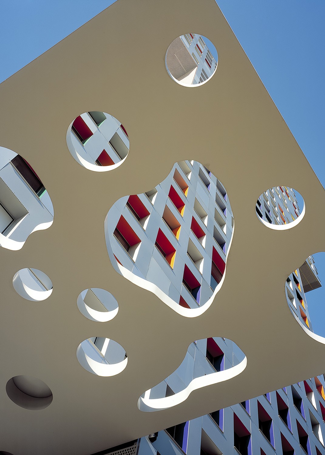https://s3.us-east-2.amazonaws.com/steven-holl/uploads/projects/project-images/PaulWarchol_MITSim_03-009-06B_WV.jpg https://s3.us-east-2.amazonaws.com/steven-holl/uploads/projects/project-images/PaulWarchol_MITSim_03-009-06B_WV.jpg
