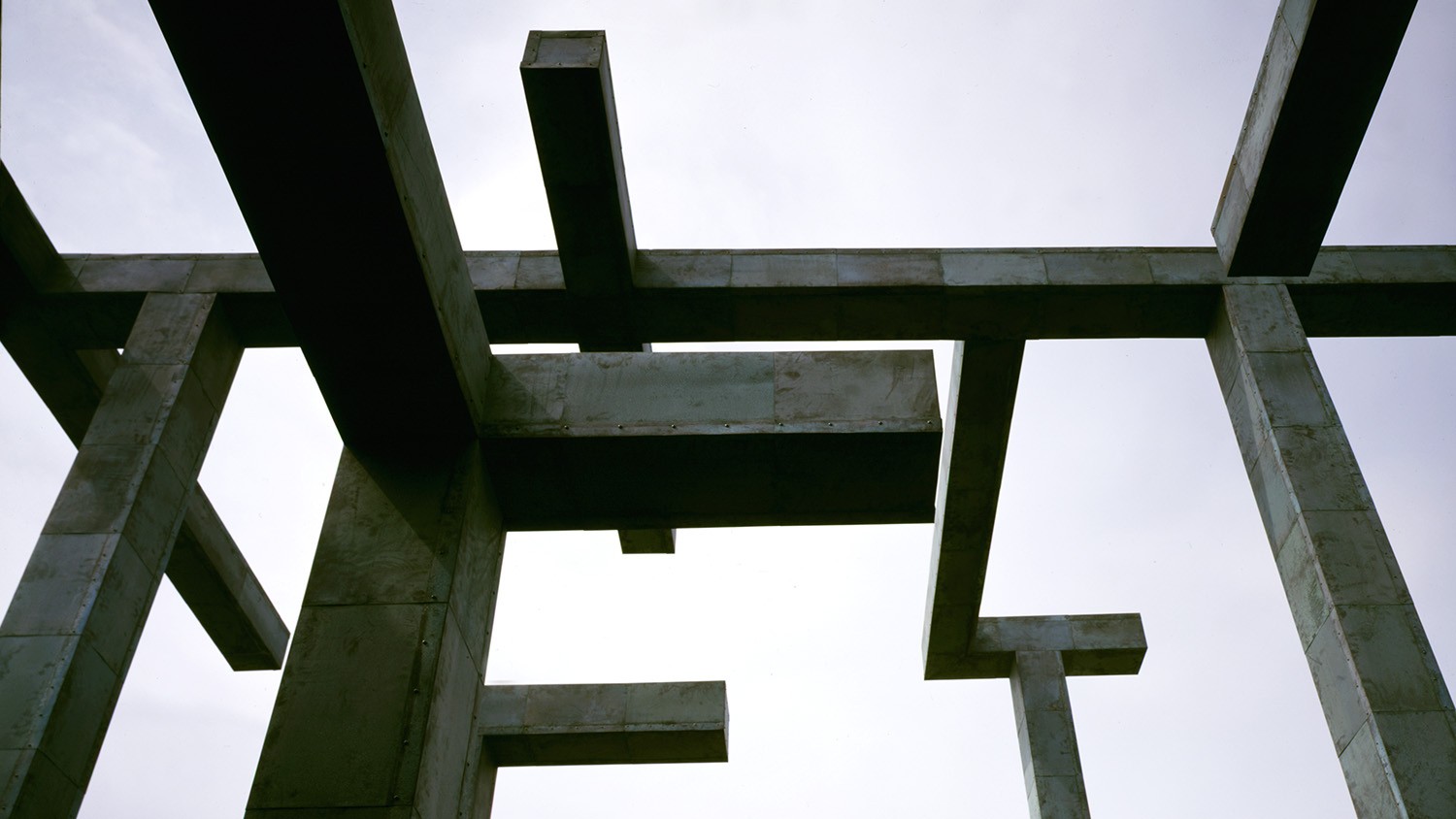 https://s3.us-east-2.amazonaws.com/steven-holl/uploads/projects/project-images/PaulWarchol_Makuhari_96-031-09B_WH.jpg https://s3.us-east-2.amazonaws.com/steven-holl/uploads/projects/project-images/PaulWarchol_Makuhari_96-031-09B_WH.jpg