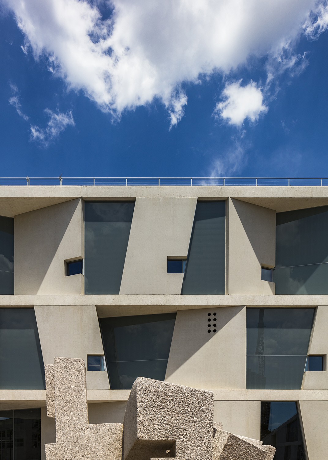 https://s3.us-east-2.amazonaws.com/steven-holl/uploads/projects/project-images/RichardBarnes_Glassell_2C6A3848_WV.jpg https://s3.us-east-2.amazonaws.com/steven-holl/uploads/projects/project-images/RichardBarnes_Glassell_2C6A3848_WV.jpg